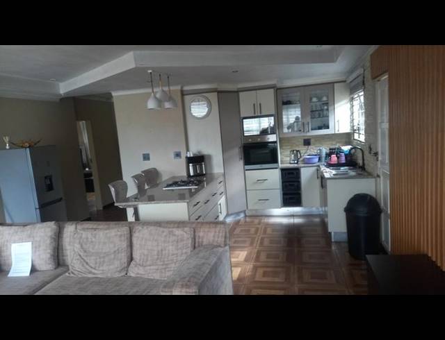 3 BEDROOM HOUSE FOR SALE IN KLIPSPRUIT WEST